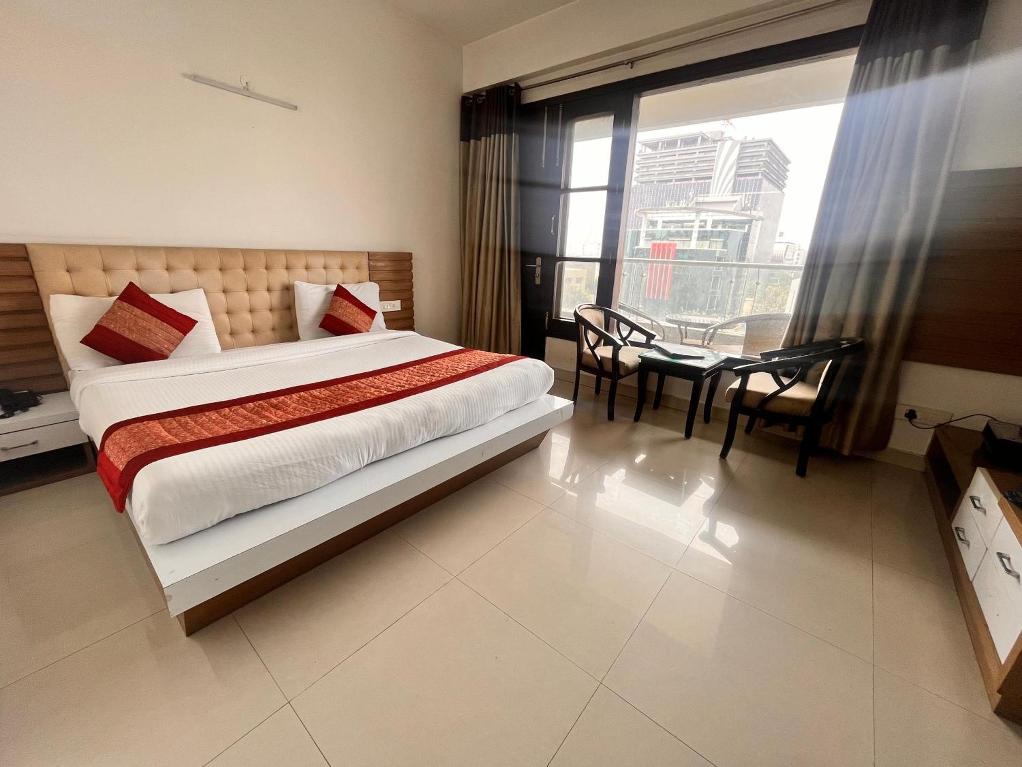 Gazebo Inn & Suites Medanta Gurgaon Exterior foto