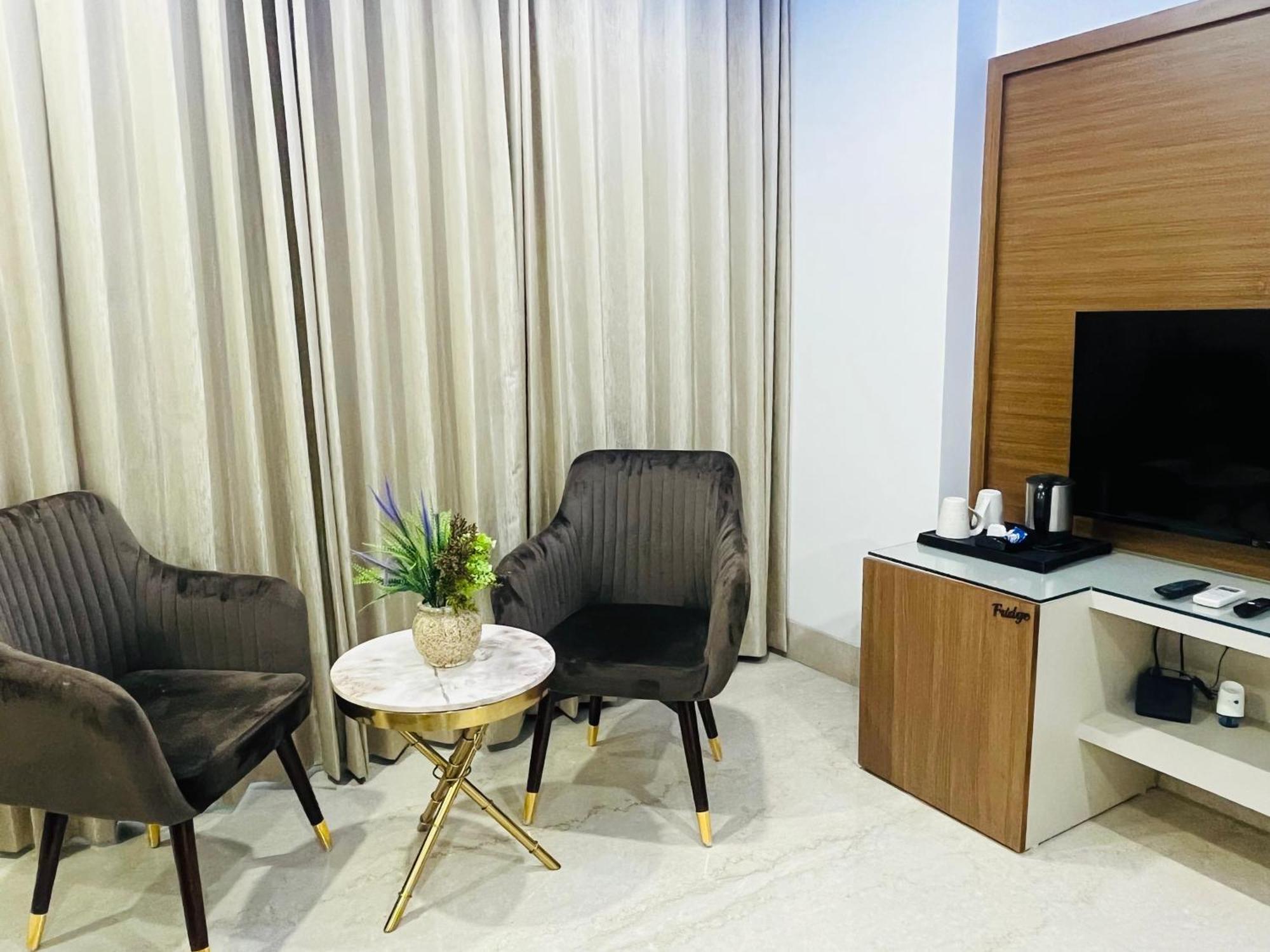 Gazebo Inn & Suites Medanta Gurgaon Exterior foto